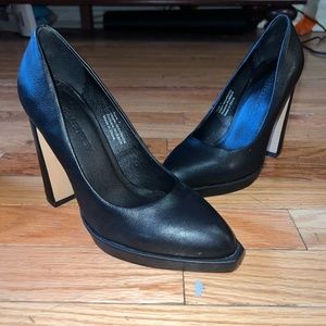 Gabrielle Union Black Block Heel Pumps